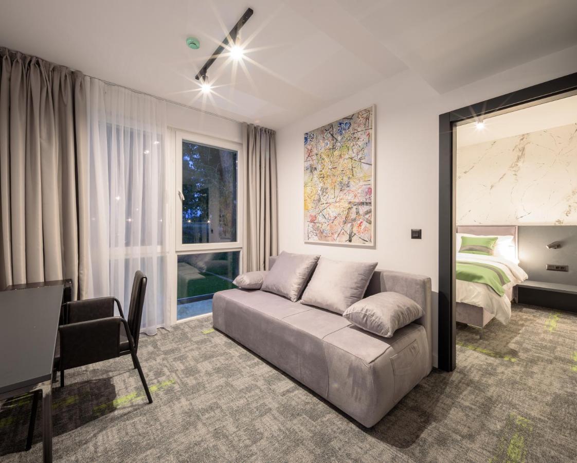Joy 5 Hotel & Spa Beograd Eksteriør billede